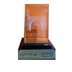 تندیس جوایز پرفروش ترین آژانس ازهواپیمایی قطری