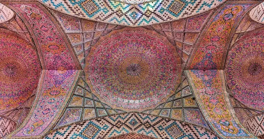 معماری مسجد صورتی ایران