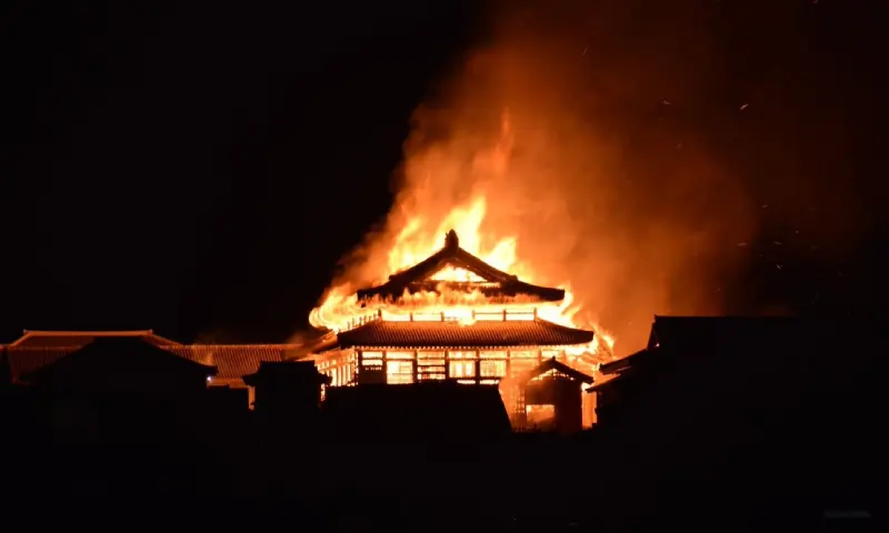 آتش سوزی تاریخی قلعه شوری ژاپن